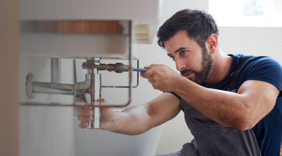 Water heater thermostat replacement in Waldron, IN